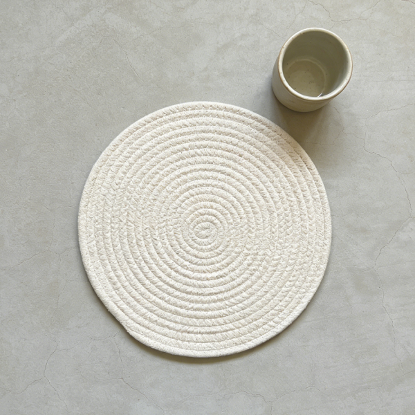 Round Placemats Set of 20 - Washable Thick Cotton Absorbent, 13 inch, Woven Fabric, Cream, Indoor/Outdoor